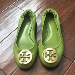 Tory Burch Reva flats in lime green 💚💚💚